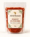 Proposition d’emballage AfrikMoment pour le piment en poudre de 50 g, en sachet transparent à étiquette crème.